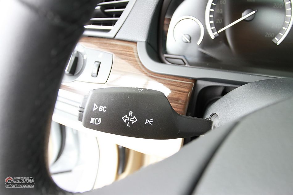 2009款宝马740Li豪华型