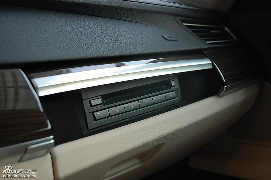 宝马新7系到店内饰实拍图