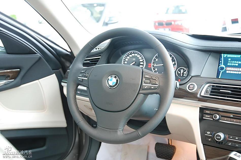 宝马新7系到店内饰实拍图