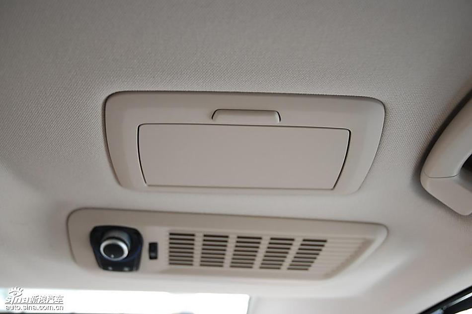 宝马新7系到店内饰实拍图