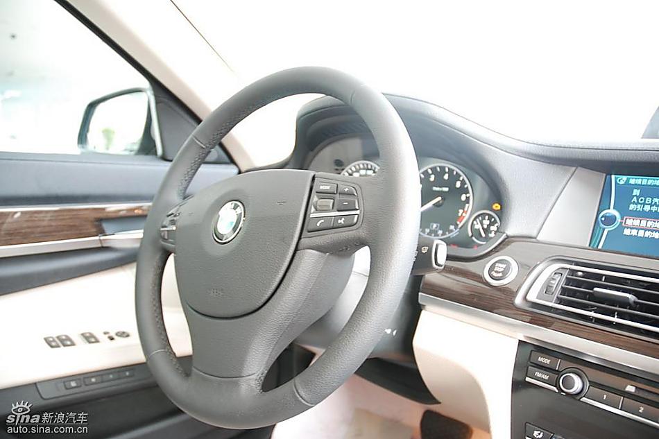 宝马新7系到店内饰实拍图