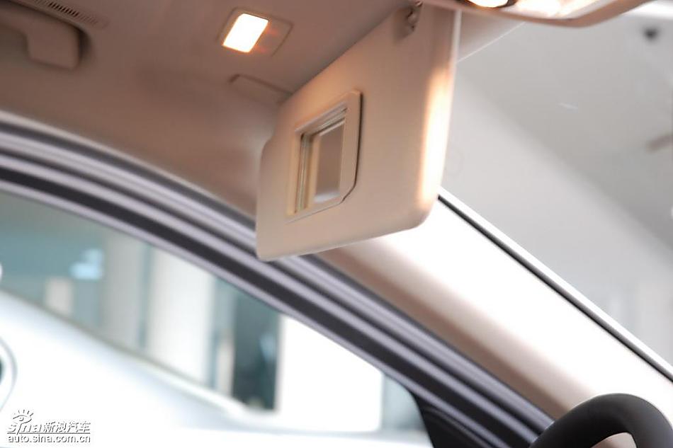 宝马新7系到店内饰实拍图