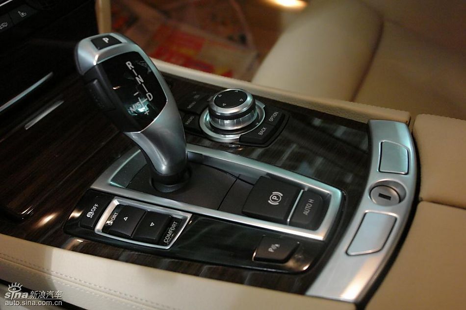 宝马730Li领先型到店实拍组图