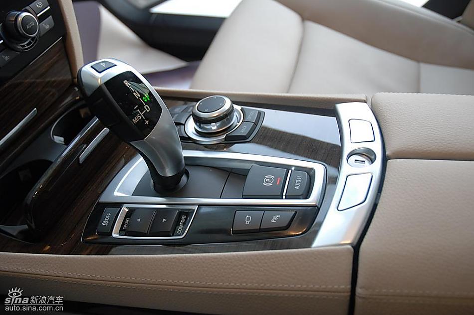 宝马新7系到店内饰实拍图