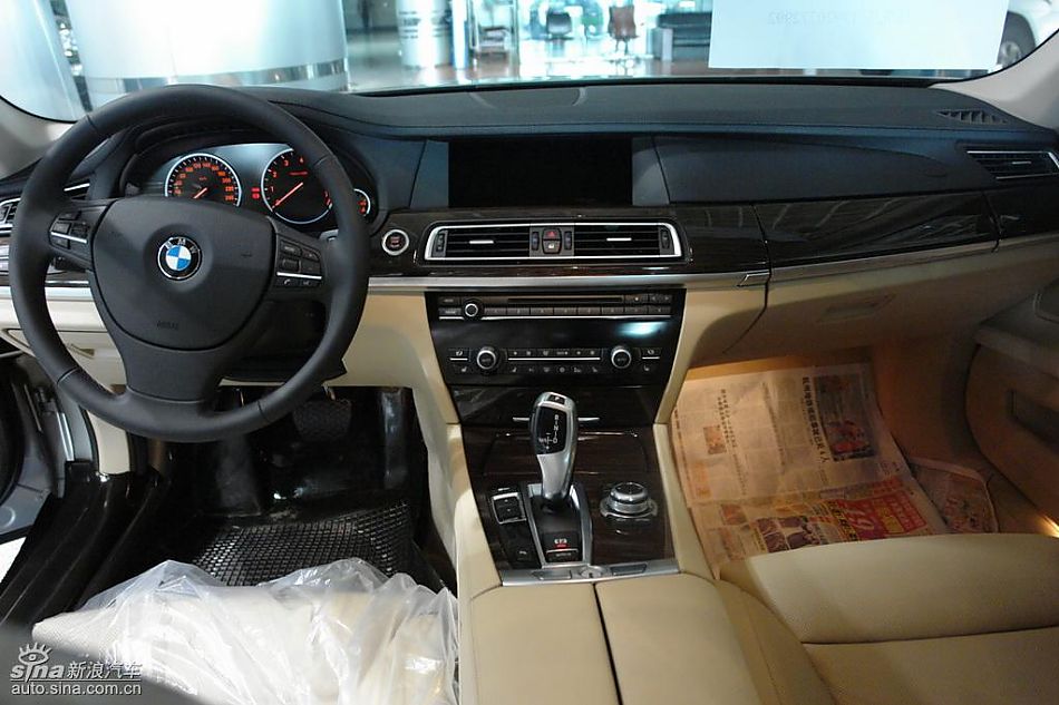 宝马730Li领先型到店实拍组图