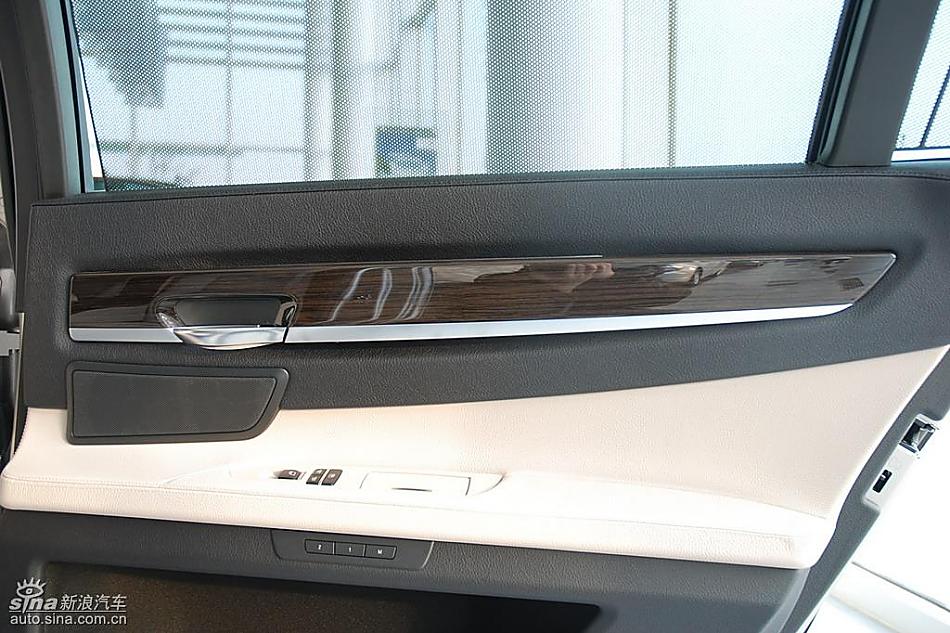 宝马新7系到店内饰实拍图