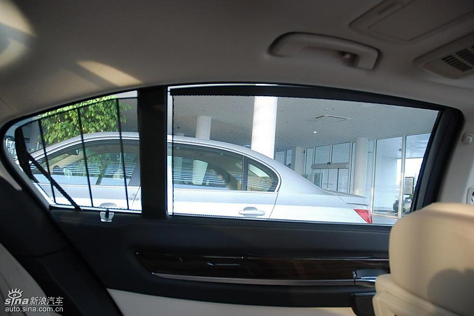 宝马新7系到店内饰实拍图