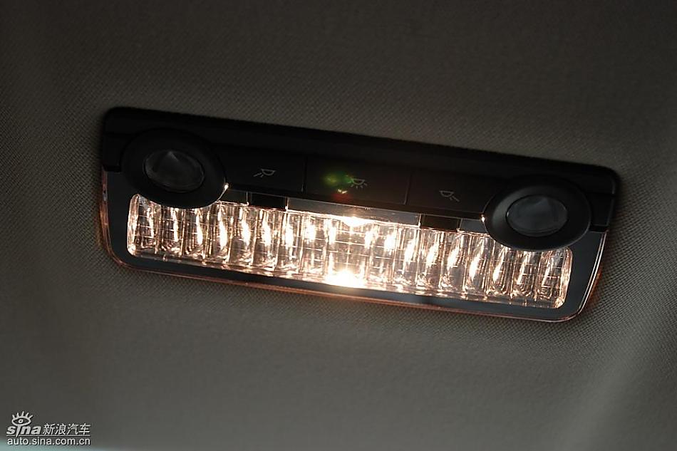 宝马新7系到店内饰实拍图