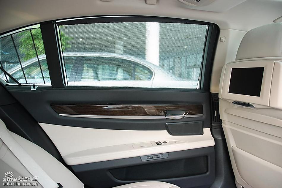 宝马新7系到店内饰实拍图