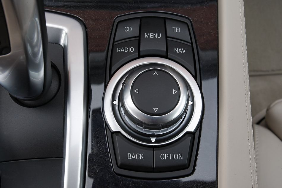 宝马全新一代750Li