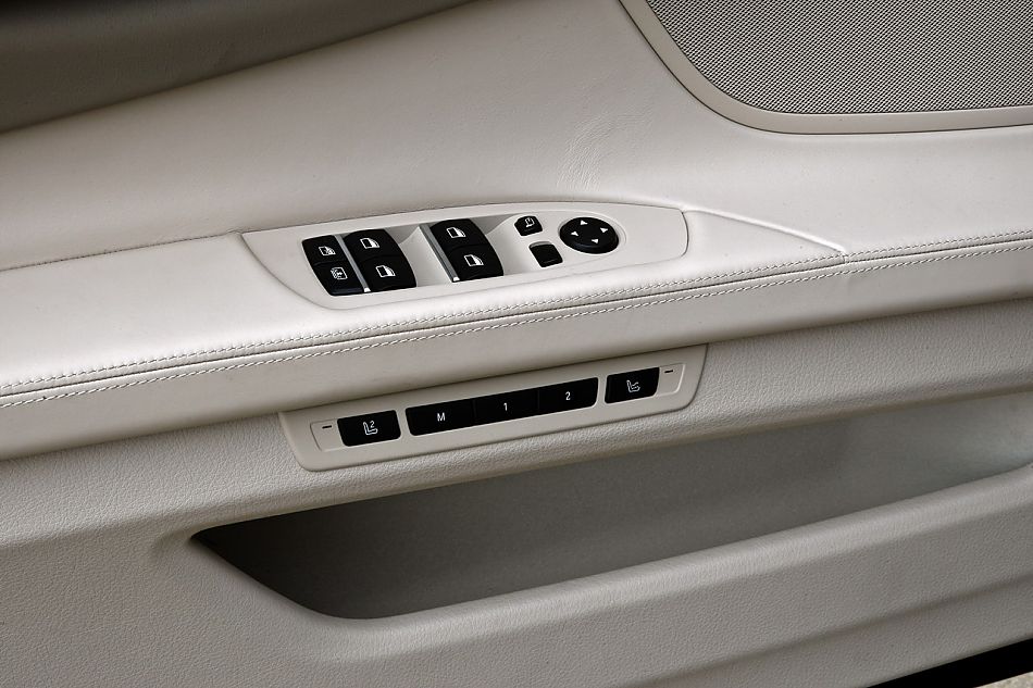 宝马全新一代750Li