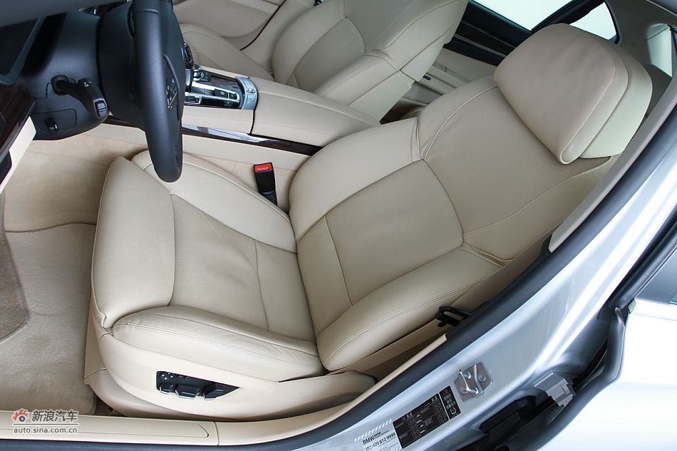 2009款宝马740Li豪华型