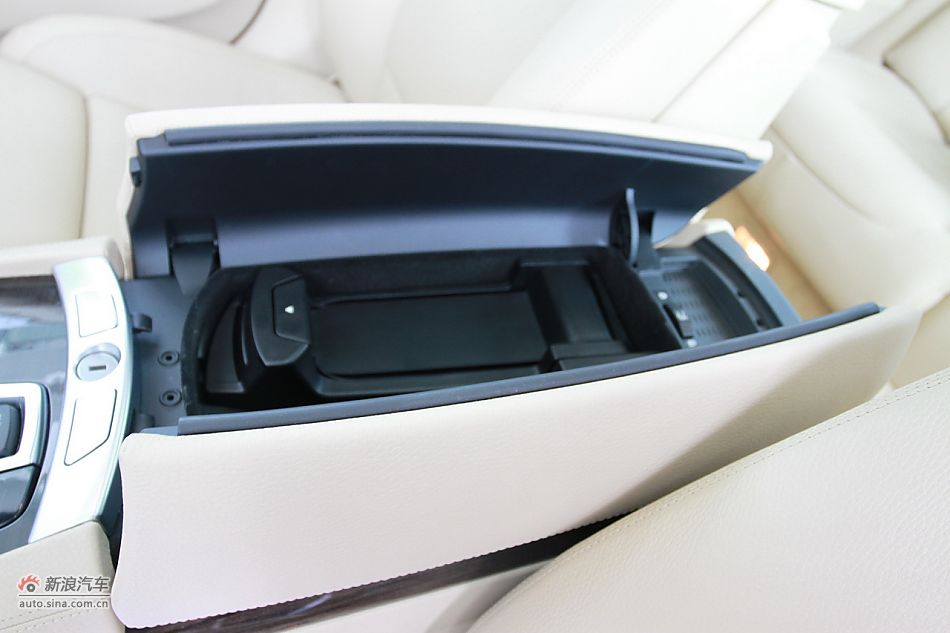 2009款宝马740Li豪华型