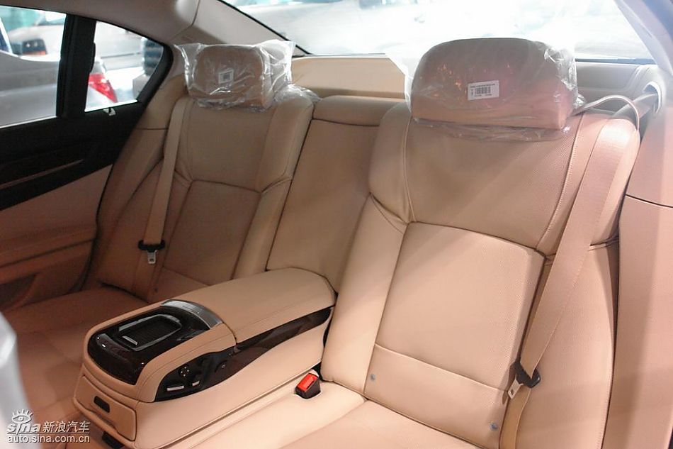 宝马730Li领先型到店实拍组图