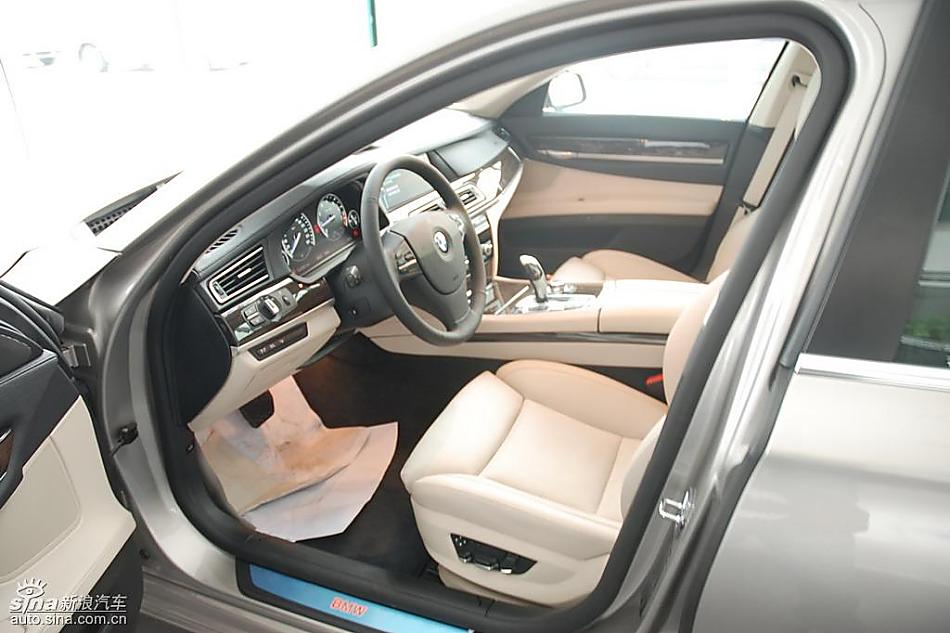 宝马新7系到店内饰实拍图