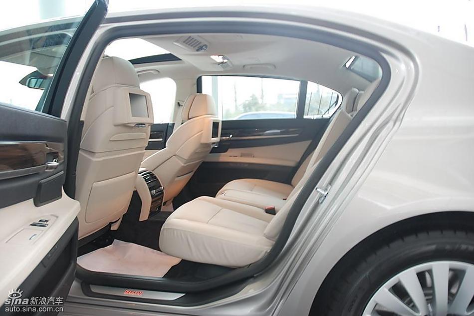 宝马新7系到店内饰实拍图