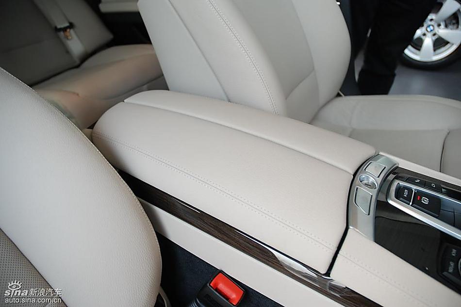宝马新7系到店内饰实拍图