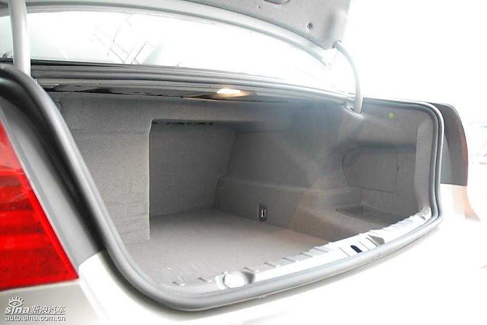 宝马新7系到店内饰实拍图