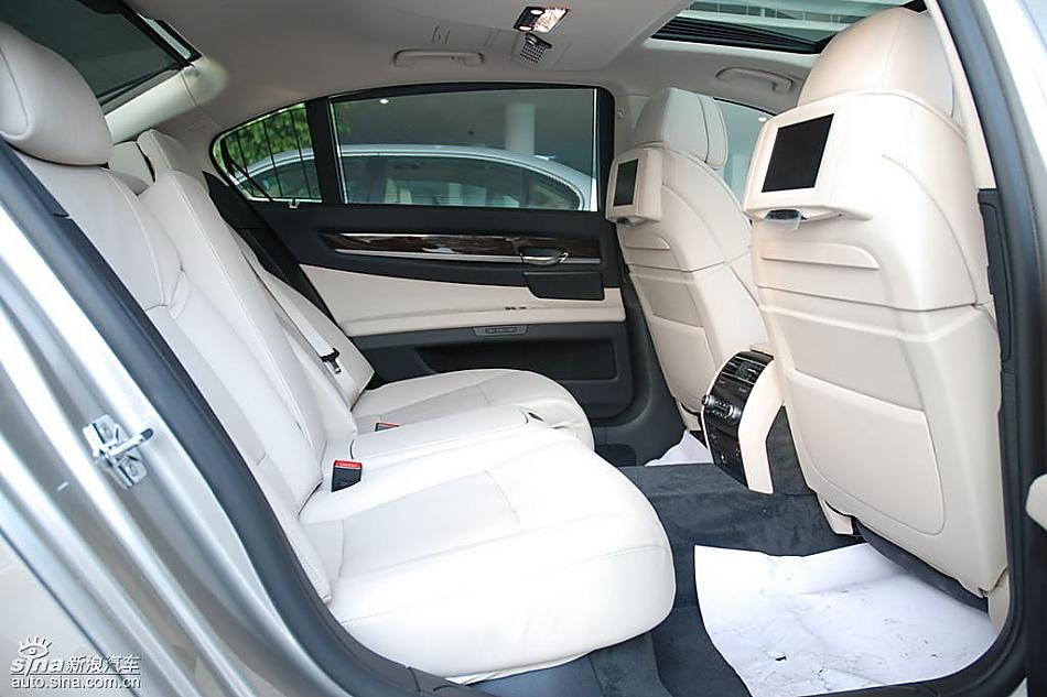 宝马新7系到店内饰实拍图