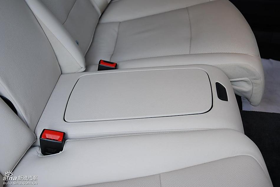 宝马新7系到店内饰实拍图