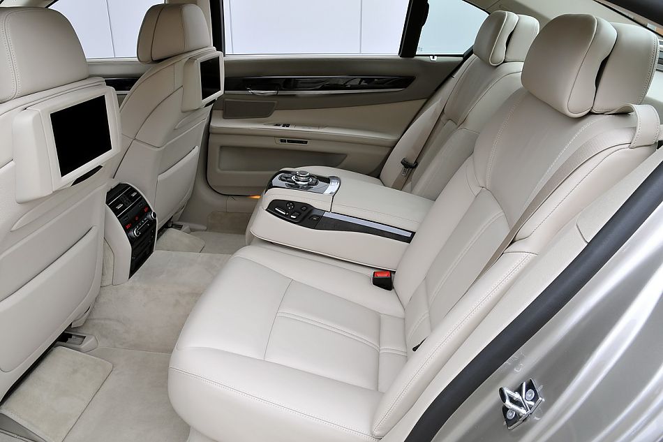 宝马全新一代750Li