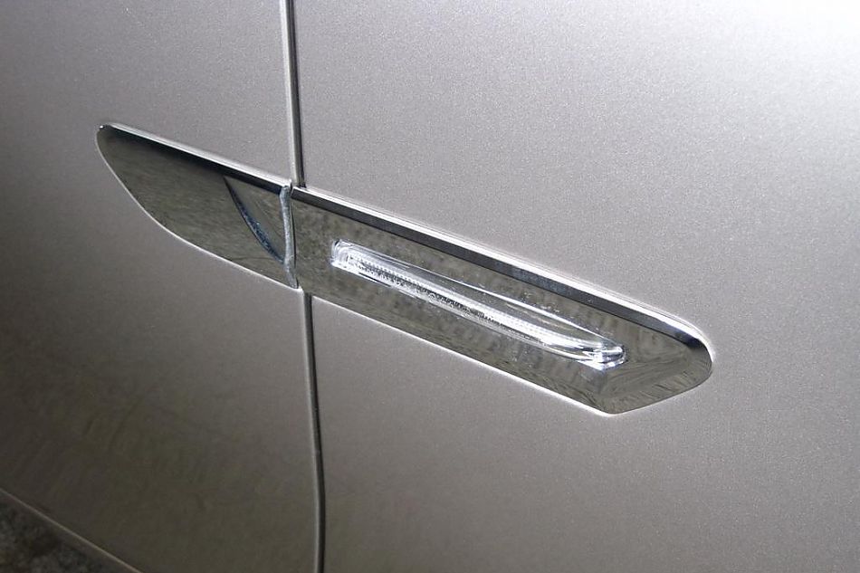 宝马730Li领先型到店实拍组图