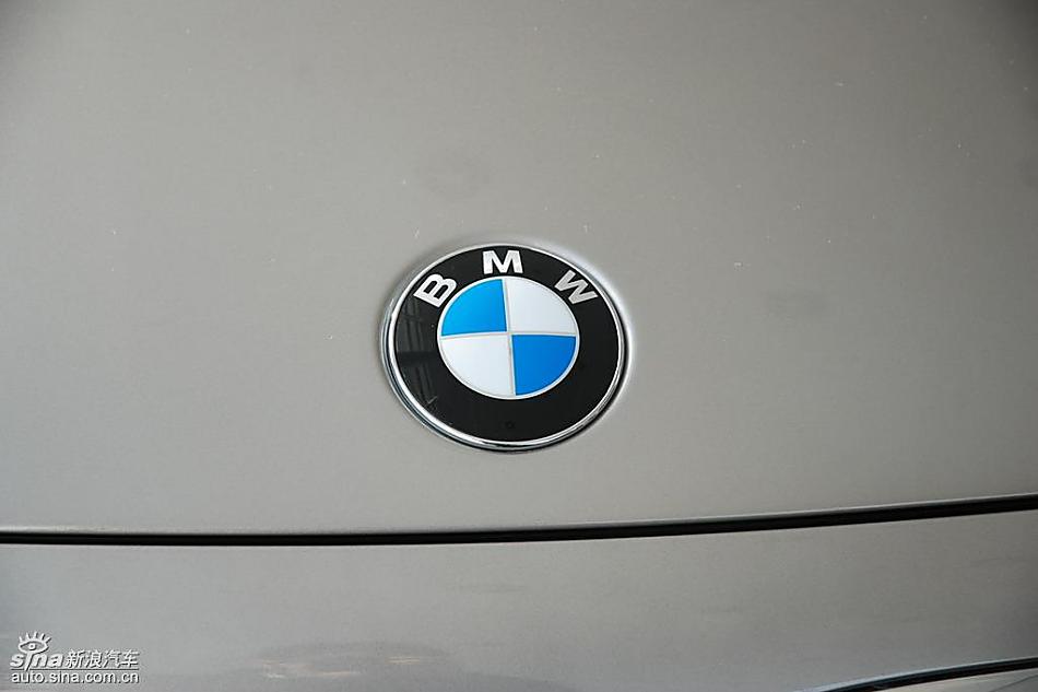 宝马新7系到店外观实拍图