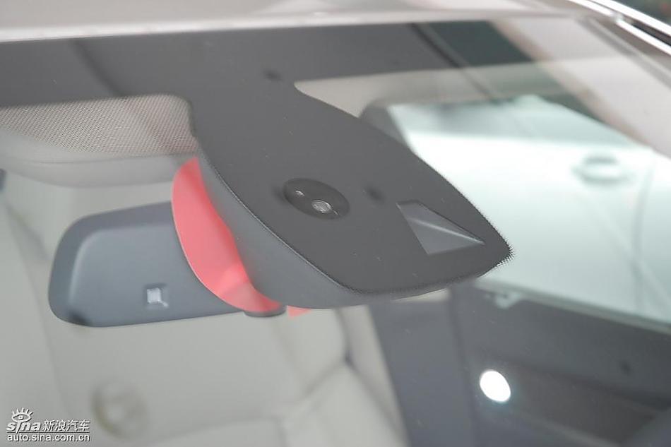 宝马新7系到店外观实拍图