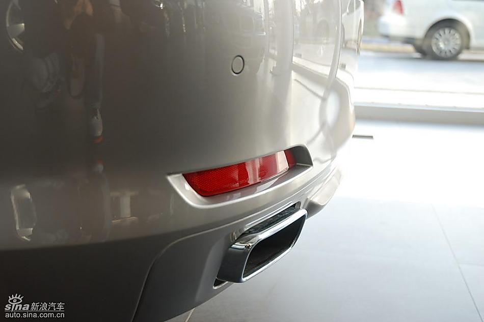 宝马新7系到店外观实拍图