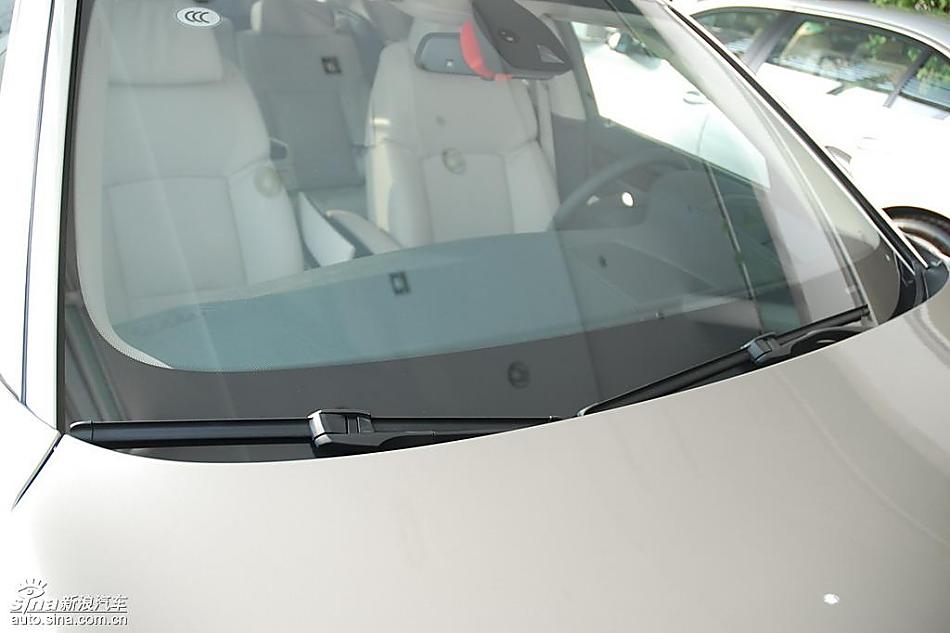 宝马新7系到店外观实拍图