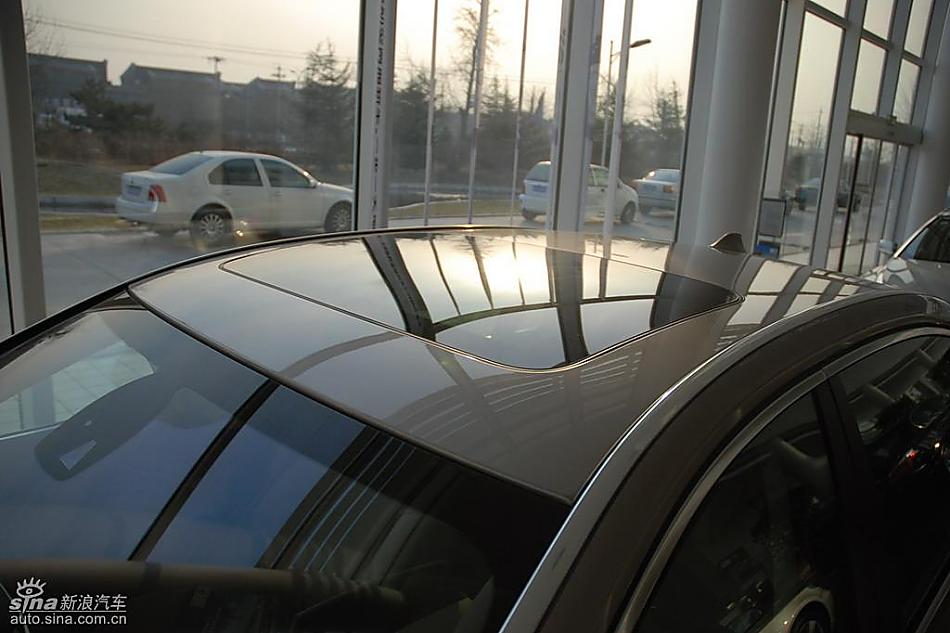 宝马新7系到店外观实拍图