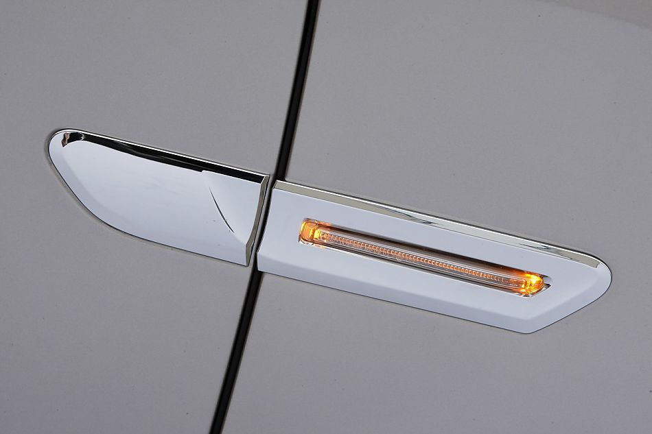 宝马全新一代750Li