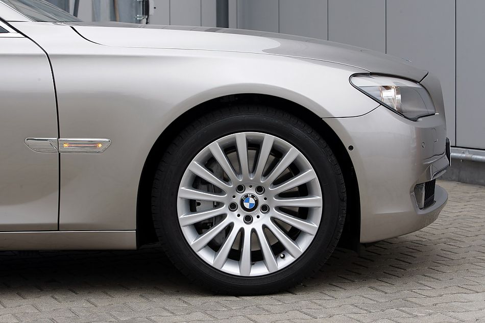 宝马全新一代750Li