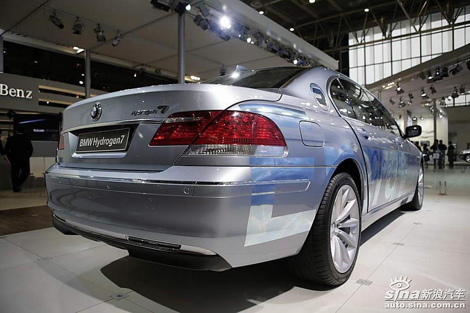 宝马氢动7系