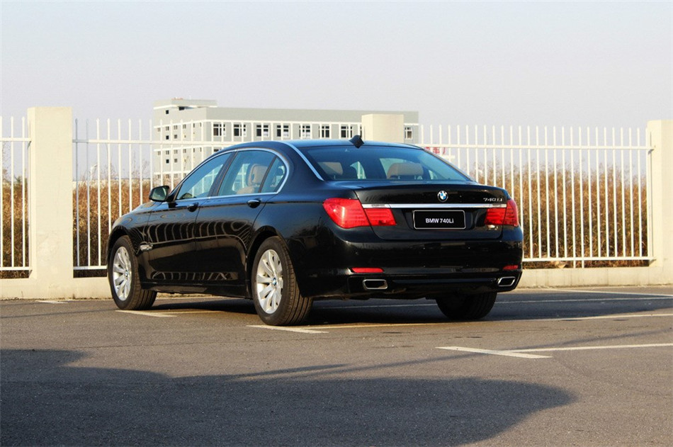 2013款 740Li 3.0T AT 领先型 外观