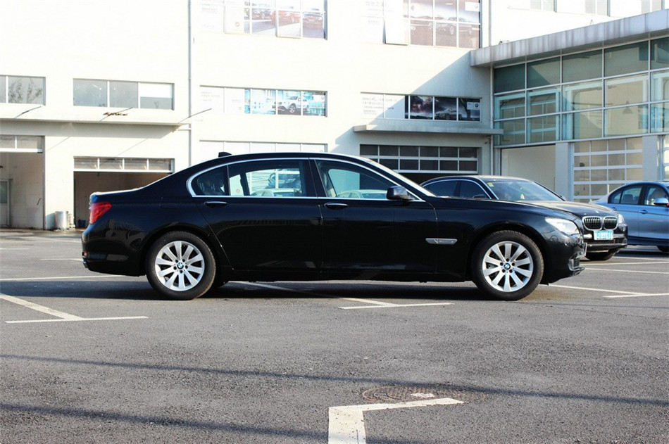 2013款 740Li 3.0T AT 领先型 外观