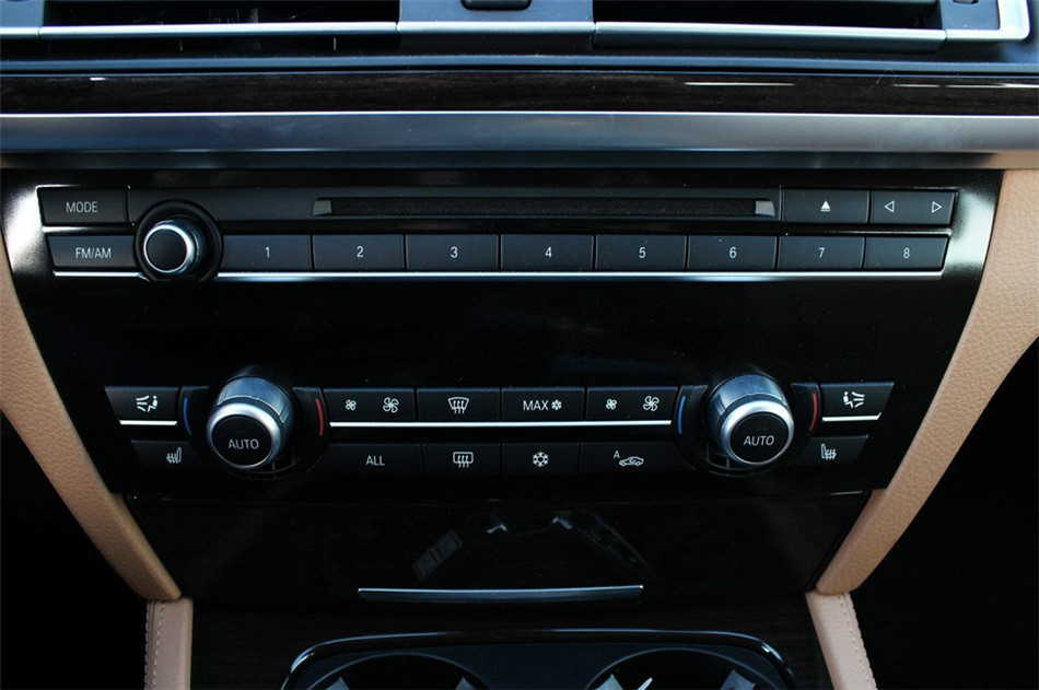 2013款 740Li 3.0T AT 领先型 内饰