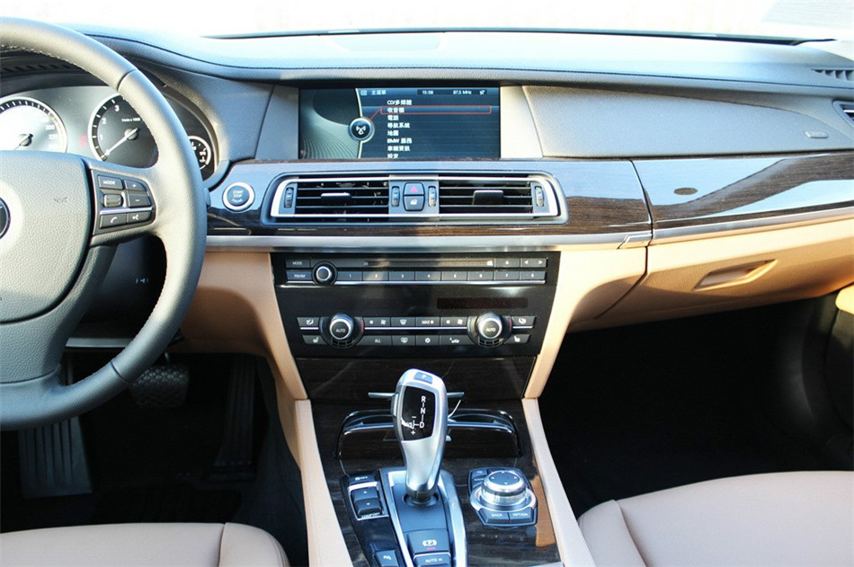 2013款 740Li 3.0T AT 领先型 内饰