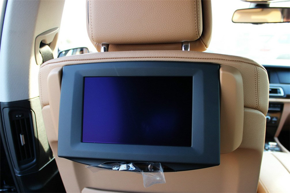 2013款 740Li 3.0T AT 领先型 座椅空间