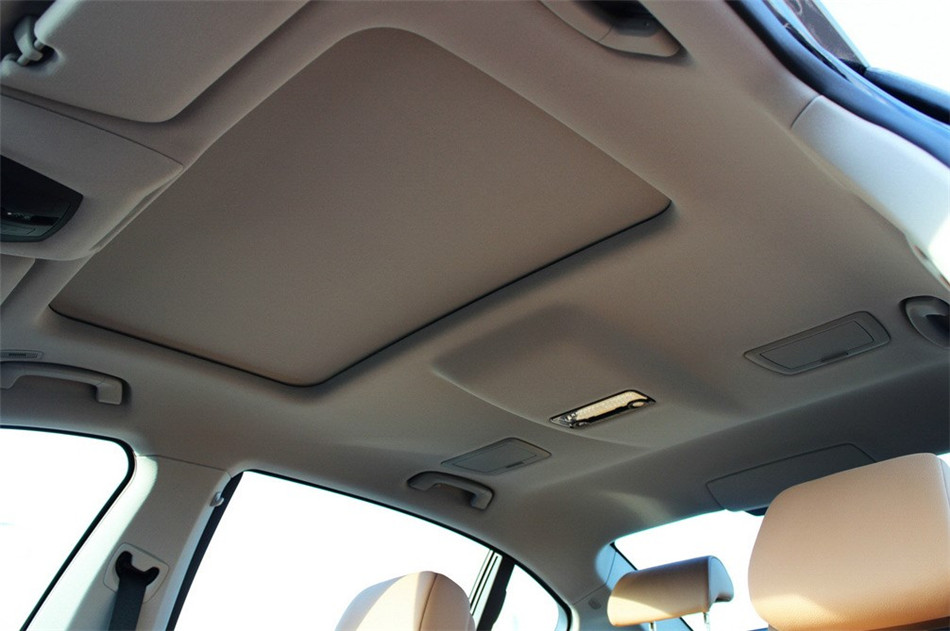 2013款 740Li 3.0T AT 领先型 座椅空间