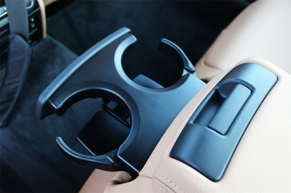 2013款 740Li 3.0T AT 领先型 座椅空间