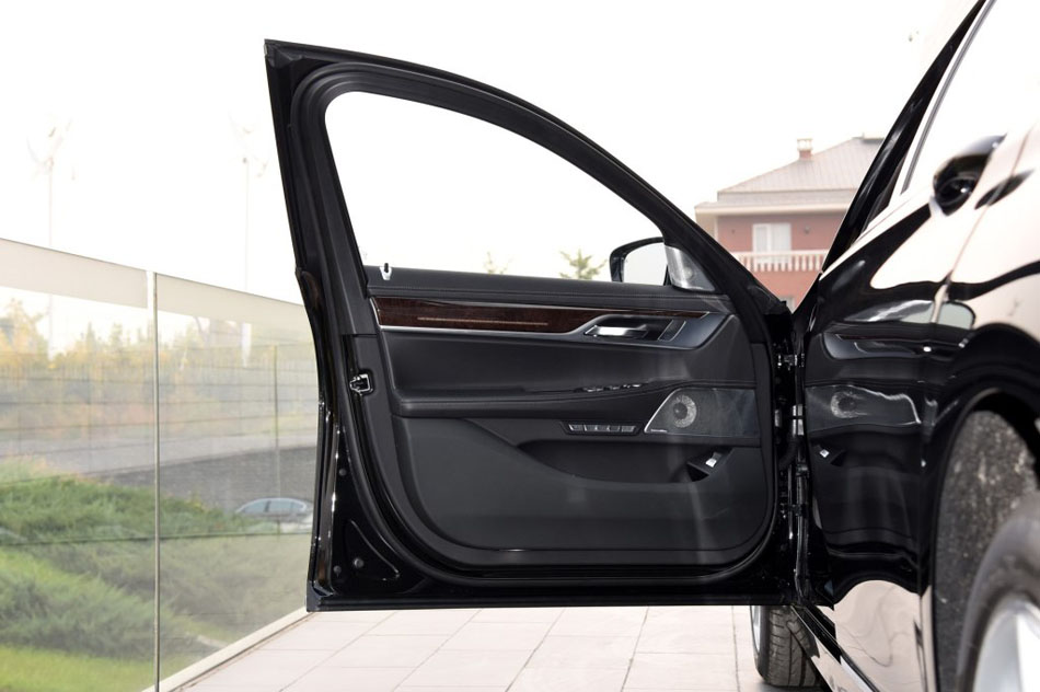 2016款 750Li xDrive四座版 座椅空间