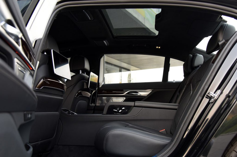 2016款 750Li xDrive四座版 座椅空间
