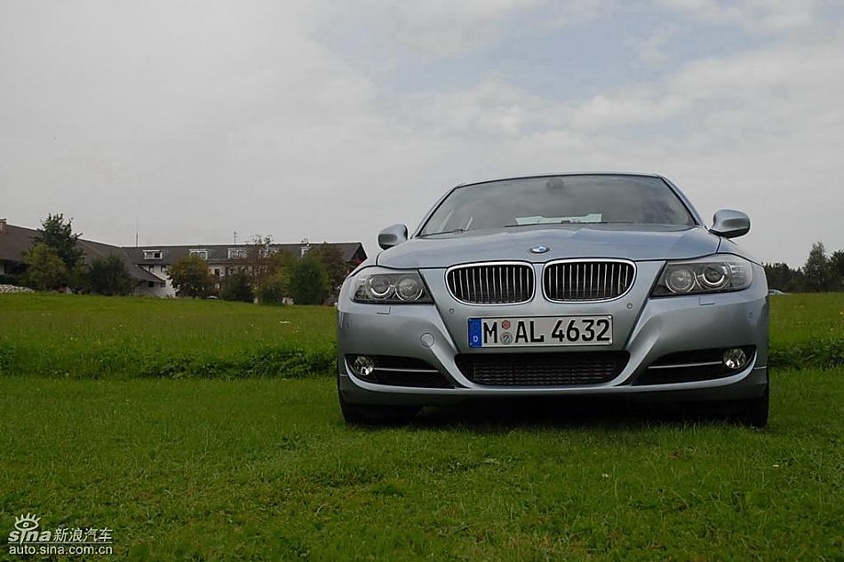 09款宝马3系轿车外观