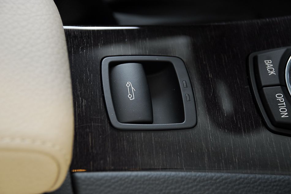 进口宝马3系双门轿跑车与双门敞篷车