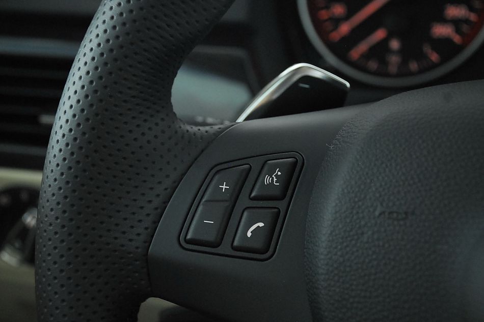 进口宝马3系双门轿跑车与双门敞篷车