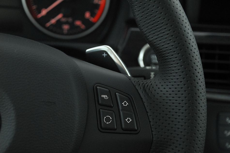 进口宝马3系双门轿跑车与双门敞篷车