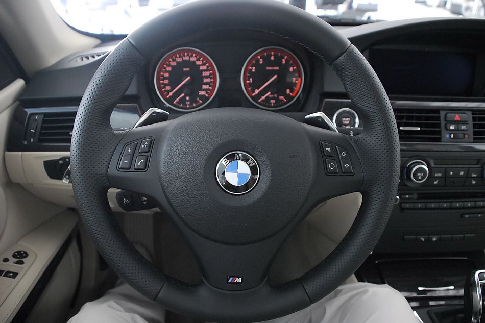 进口宝马3系双门轿跑车与双门敞篷车