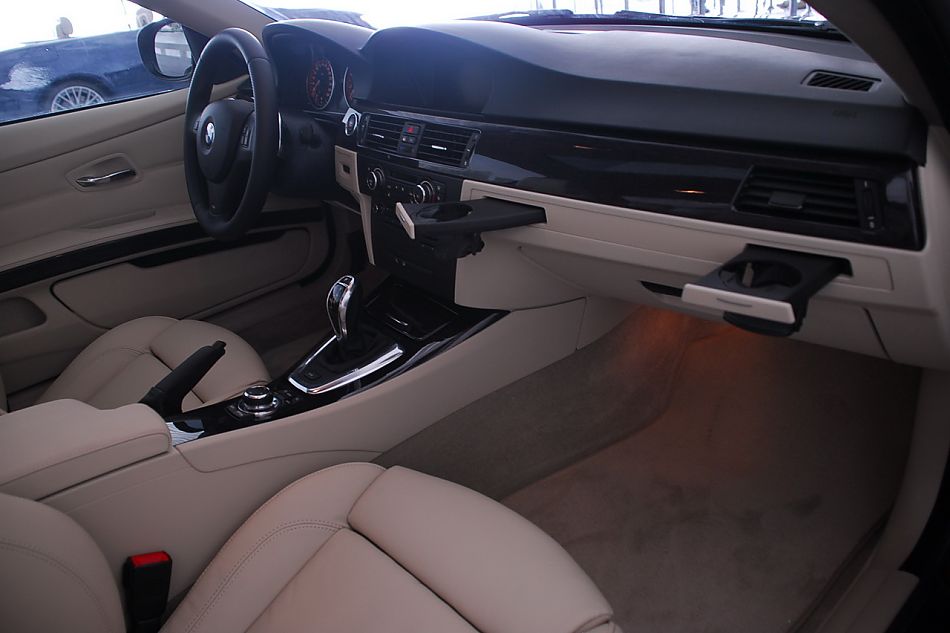 进口宝马3系双门轿跑车与双门敞篷车