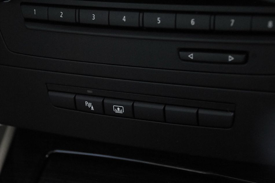 进口宝马3系双门轿跑车与双门敞篷车